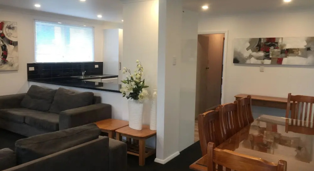 Коттедж 3 & 4 Bedroom Holiday Houses Central Picton