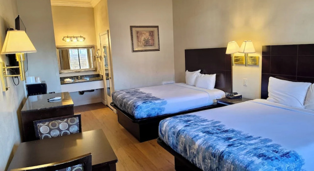 Четырёхместный номер Standard Castaic Inn Near Six Flags Magic Mountain