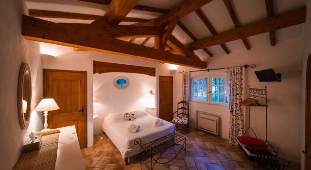 Villa with Spa, Pool and View of St Tropezs Gulf, Забронировать Вилла Сент-Максим Mimosa Road