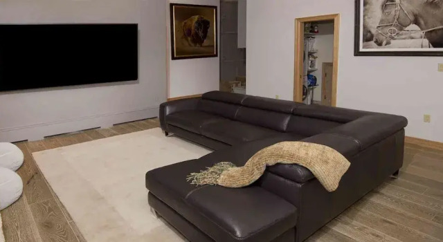 Vail Village 3 Bedroom Condo - Walk to Gondola One!, Забронировать Апартаменты/квартира Отели Вейл с парковкой, Парковка