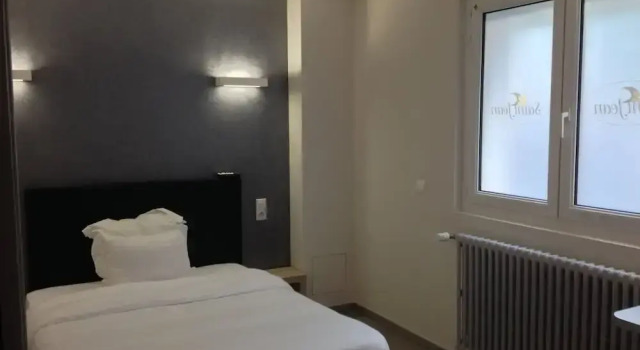 Hôtel Saint Jean, Rezervovat Hotel Hotely v Cher s parkováním, Parkování