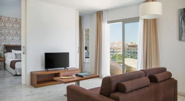 Люкс Deluxe Porto Drach Aparthotel & Suites
