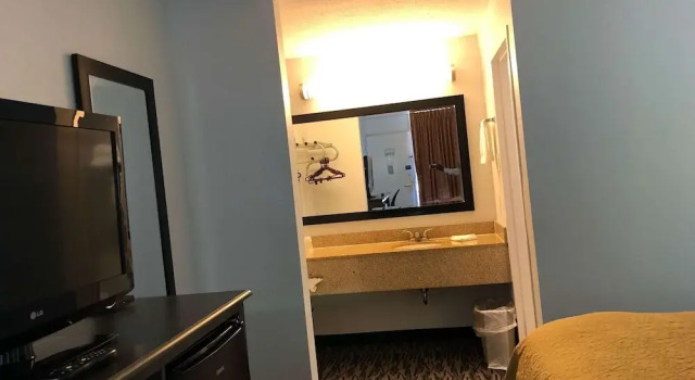 Четырёхместный номер Deluxe Motel 6 La Place, LA