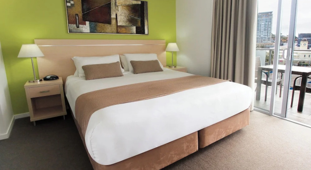 Апартаменты Oaks Townsville Gateway Suites
