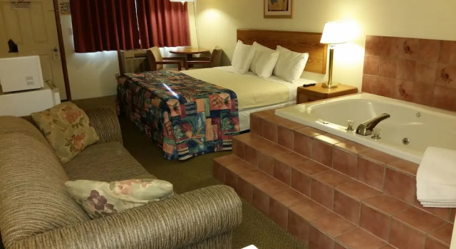 Двухместный люкс Surfside Motel