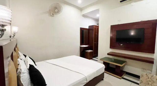 Luksusowy dwuosobowy pokój The Grand Hotel Multan