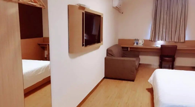 Номер Superior 7Days Inn Wuhan Dingziqiao Zhongnanlu Metro Station