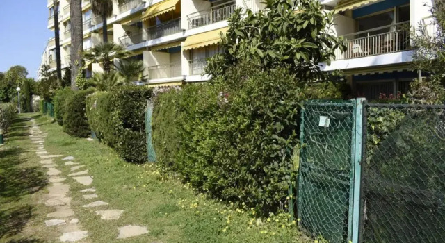 Nice studio with garden and parking - Near beach, Забронировать Апартаменты/квартира Канны Приморские Альпы