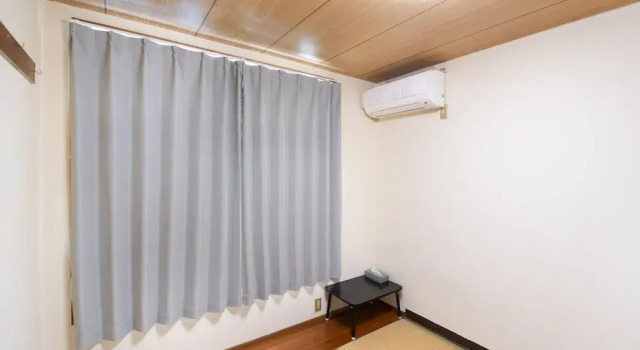 Кровать в общем номере (мужской номер) Tabist Hamatoya Ryokan Mens Only