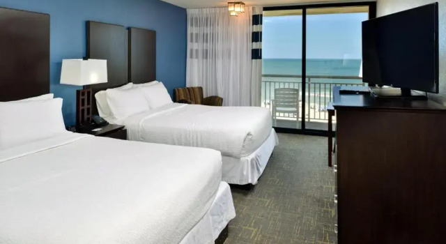 Четырёхместный номер Standard с балконом и oceanfront Four Points by Sheraton Virginia Beach Oceanfront