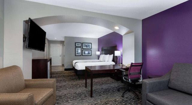 Двухместная Студия Люкс La Quinta by Wyndham Huntsville Airport Madison