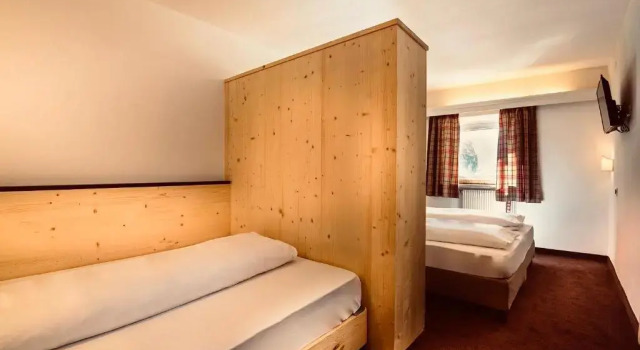 Трёхместный номер Standard с видом на горы Hotel Cir