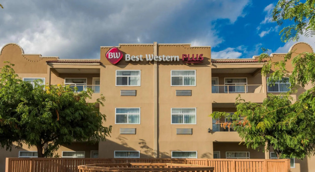 Люкс с балконом Best Western Plus Osoyoos Hotel & Suites