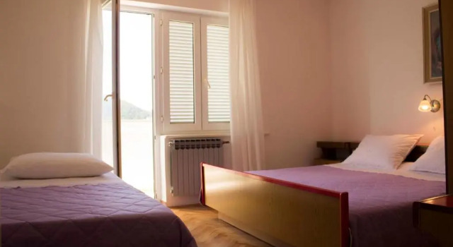 Apartment Gulić, Varaa Huoneisto Hotellit Kvarner Islands uima-altaalla, Uima-allas