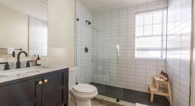 Коттедж 4-bedroom Gem Sleeps 10 Best Value in Sobe