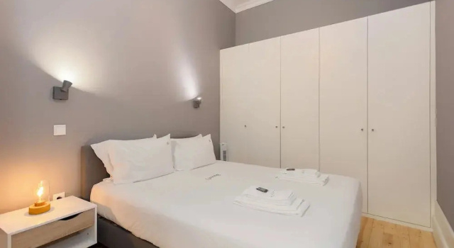 Liiiving in Porto-Silver Light Apartment