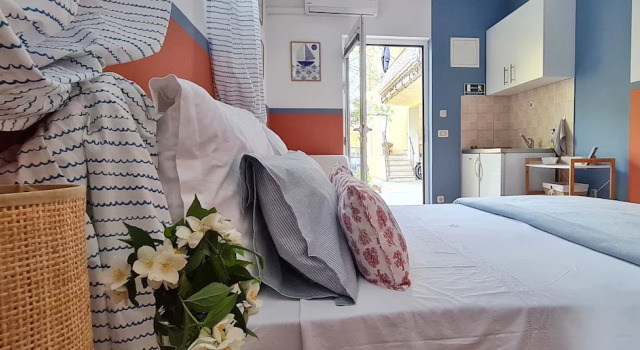 Studio Apartments Roza - A Charming Oasis in the Centre of Makarska, Забронировать Апартаменты/квартира Апартаменты Макарска, рядом с Набережная Рива (Макарска), Апартаменты/квартира