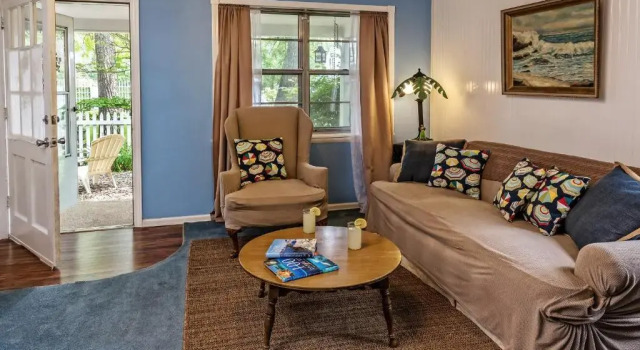 Коттедж с видом на сад Silver Heart Inn & Cottages