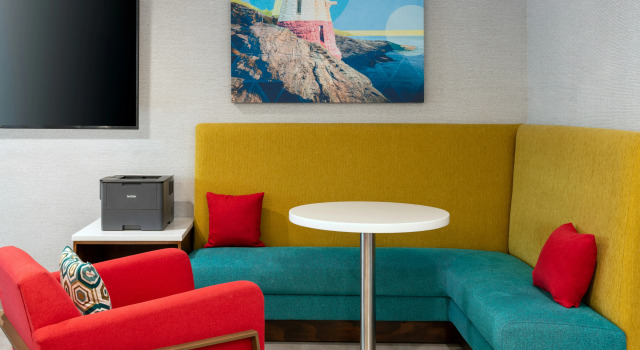Hampton Inn Coventry-Warwick Area, Rezerwuj Hotel Hotele w New England z basenem, Basen