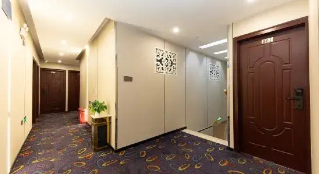 Huaxuan Hotel (Hongkou Soccer Stadium Subway Station), Varaa Hotelli Jiangwan 