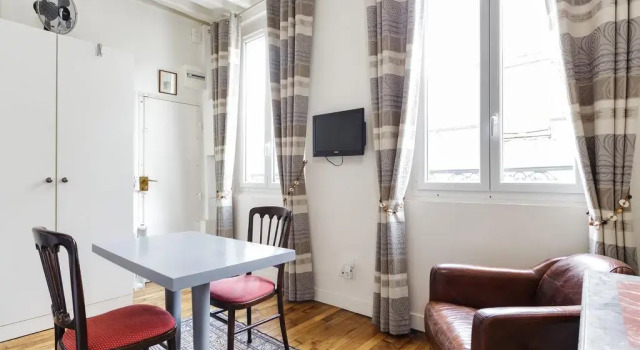 Appartement Blanc et Gris, Забронировать Апартаменты/квартира 3-й округ: Маре Париж, рядом с Станция метро Rambuteau