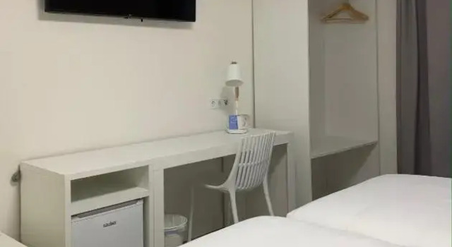 Трёхместный номер Standard Hostal Comfort Suites