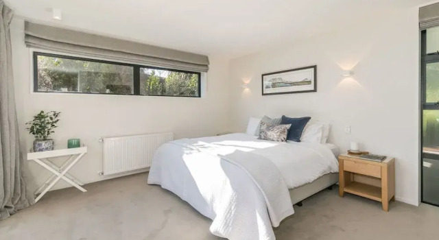 Clutha Place - Sleeps 8 - Lake Views - Balcony