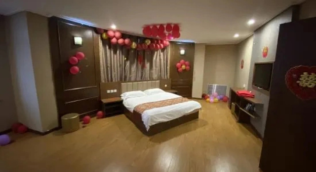 Люкс Qinggang Yixing Business Hotel