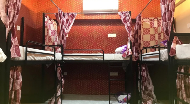 Кровать в общем номере BKC Backpackers - Trade Centre