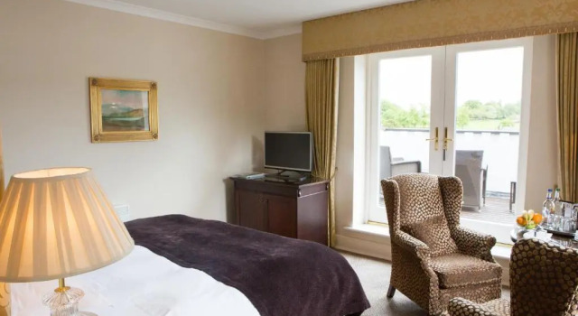 Номер Deluxe с балконом Macdonald Old England Hotel & Spa