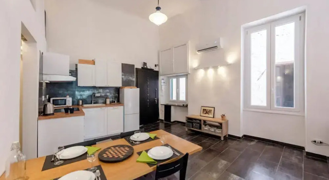 Апартаменты Standard Excellent 2-bed flat in Genoa's Old Town