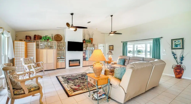 Коттедж Waterfront Home w/ Private Pool in Cape Coral