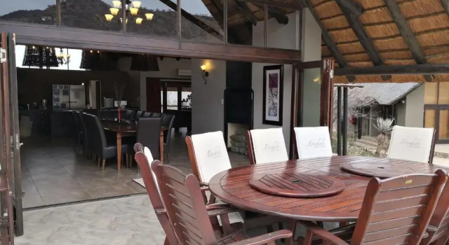 Семейный люкс Morokolo Safari Lodge Self-catering