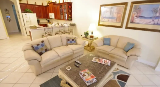 Formosa Gardens Five-bedroom, Забронировать Дом для отпуска Виллы Фор Корнерз, рядом с Площадка для мини-гольфа Bonanza Golf &amp; Gifts, Вилла