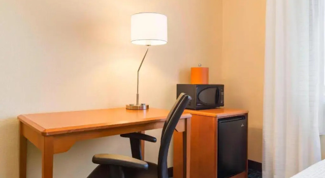 Четырёхместный номер Standard Fairfield Inn & Suites by Marriott Mankato