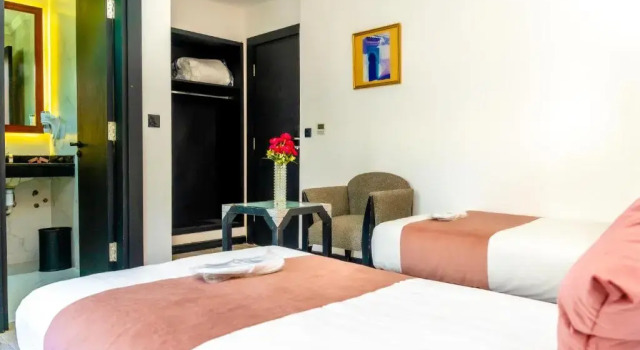 Трёхместный номер Standard Hotel Les Ambassadeurs
