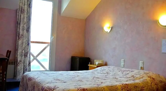 Номер Standard Logis Argonne Hôtel