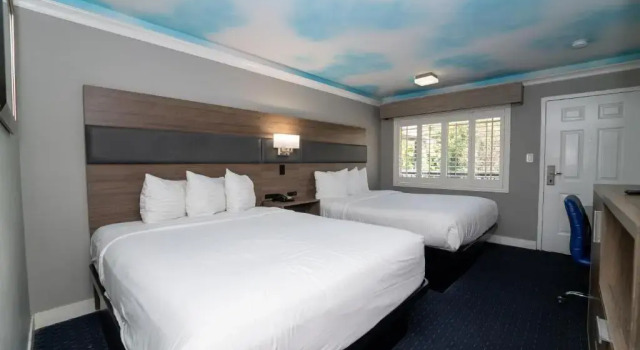 Люкс Hollywood Palms Inns & Suites