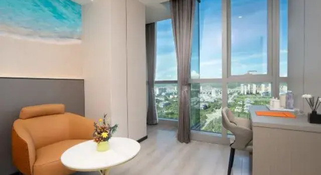 Tianxuan · Cloud Star Art Hotel (Colorful Yunnan First City Branch), Rezerwuj Hotel Hotele w Kunming z parkingiem, Parking