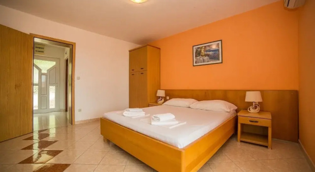 Apartments Ana I