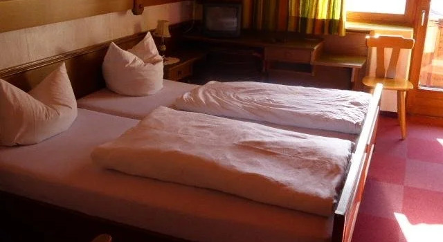 Ferienwohnung Schreieck, Prenota Hotel Hotel a Tirolo con parcheggio, Parcheggio