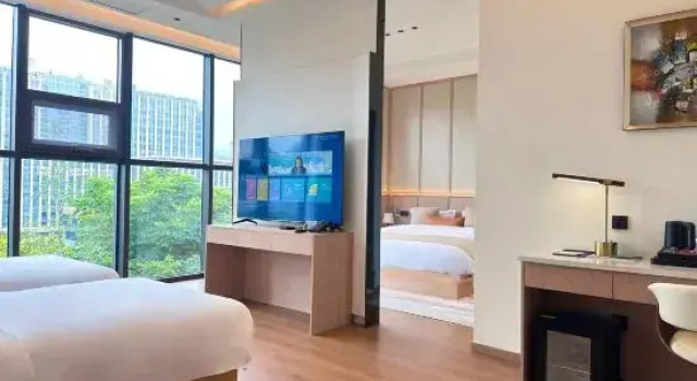 Четырёхместный семейный люкс с 2 комнатами "Ya'an Jinyue · Manman Yucheng Private Enjoy Hotel (Ya'an Railway Station People's Hospital Branch
