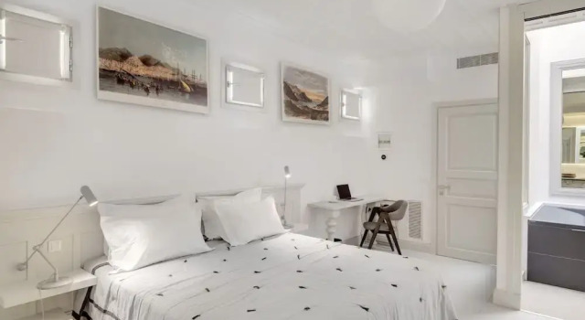 Номер Superior Skylight - 1873 Seafront Luxury Suites on the Harbor, City Center