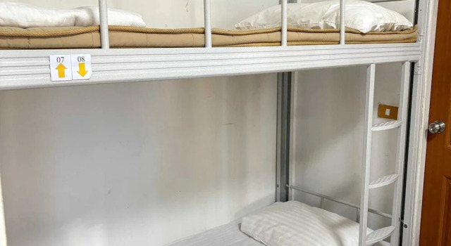 Кровать в общем номере (мужской номер) OYO 75577 Palace Hostel