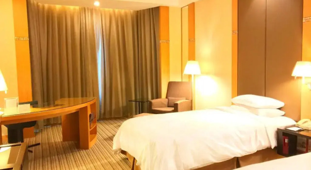Двухместный клубный номер Executive New World Shunde Hotel