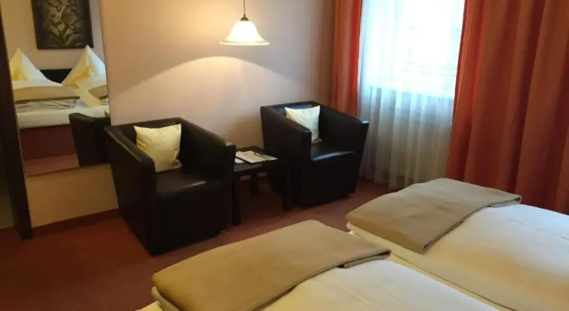 Двухместный номер Standard Hotel Goldener Hirsch