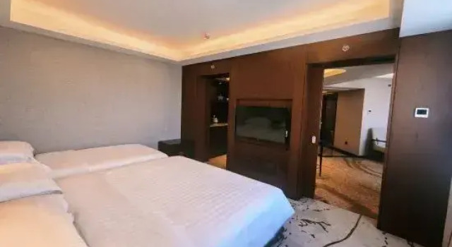 Семейный люкс Business Ruicheng Hotel