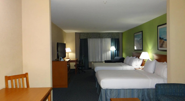 Люкс Holiday Inn Express Hotel & Suites Salisbury - Delmar by IHG