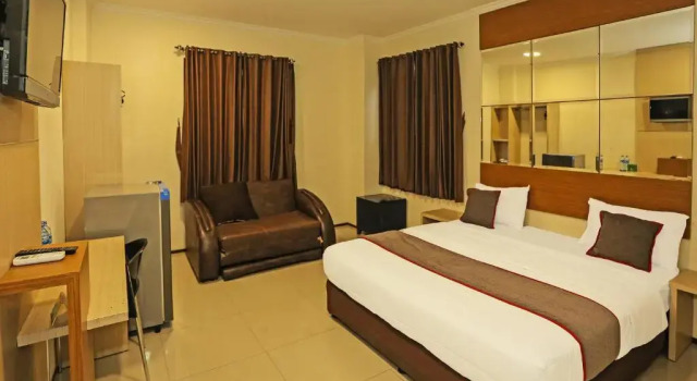 Люкс Deluxe Super OYO Townhouse OAK Hotel Fiducia Serpong