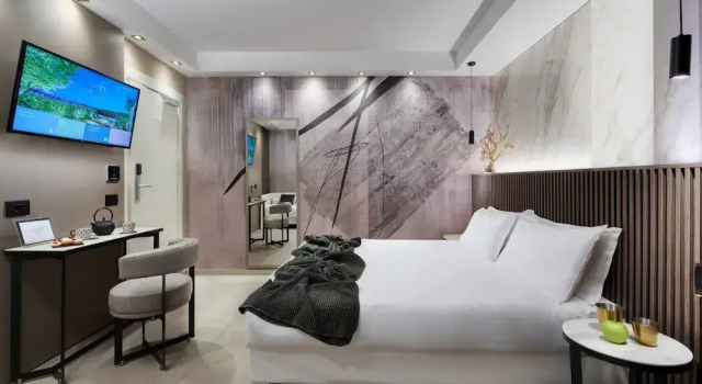 Номер Luxury Hotel Metropolitan